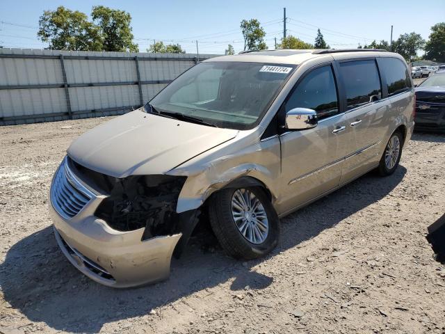 2016 Chrysler Town & Country Touring L
