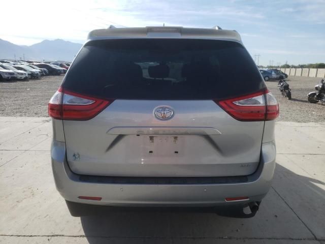 2019 Toyota Sienna XLE