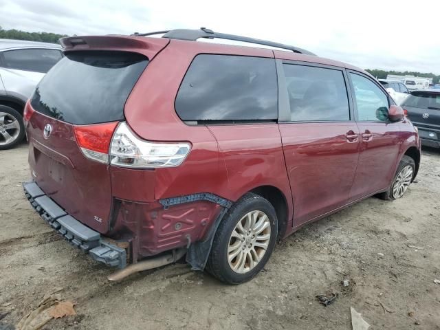 2011 Toyota Sienna XLE