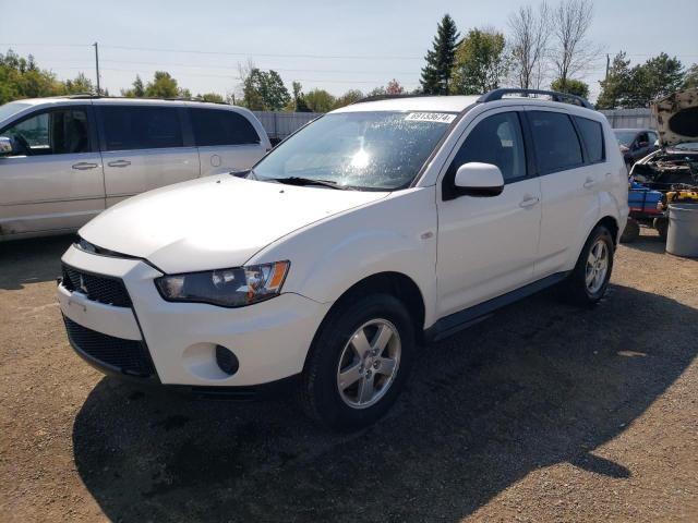 2013 Mitsubishi Outlander ES