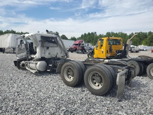 2018 Freightliner Conventional Coronado 132