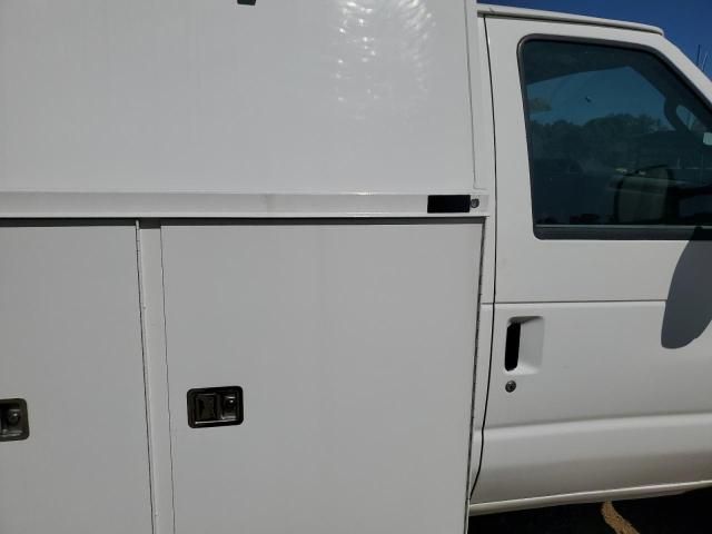 2009 Ford Econoline E350 Super Duty Cutaway Van