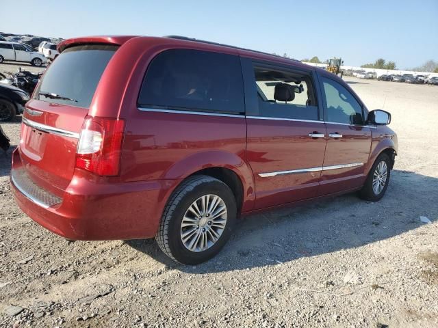 2013 Chrysler Town & Country Touring L