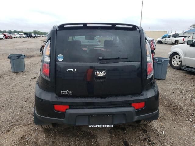 2010 KIA Soul +