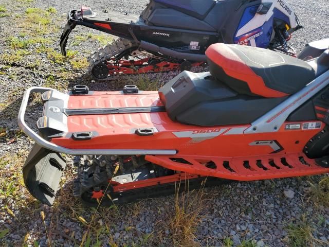 2022 Lynx Snowmobile