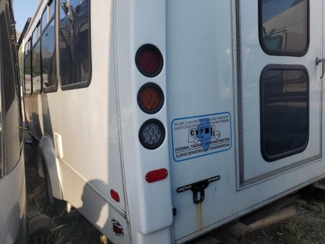 2021 Ford Econoline E450 Super Duty Cutaway Van