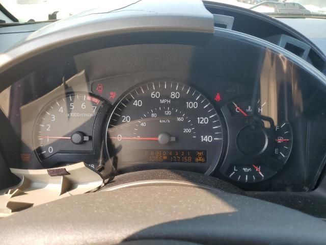 2004 Nissan Titan XE