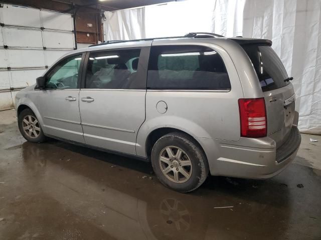 2010 Chrysler Town & Country LX