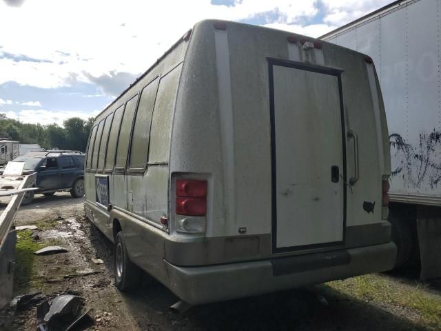 2006 Ford Econoline E450 Super Duty Cutaway Van