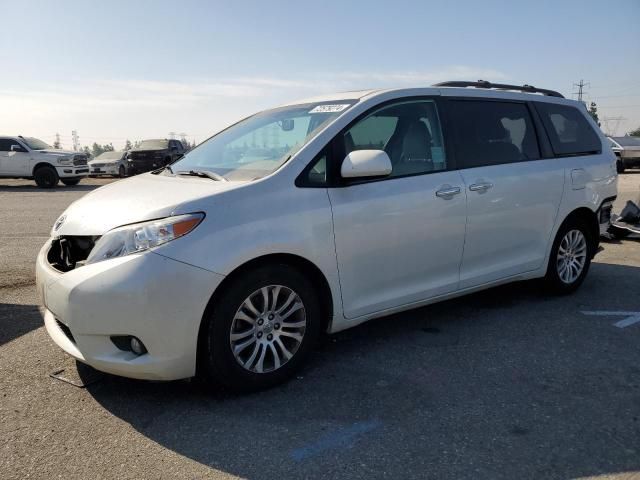 2016 Toyota Sienna XLE