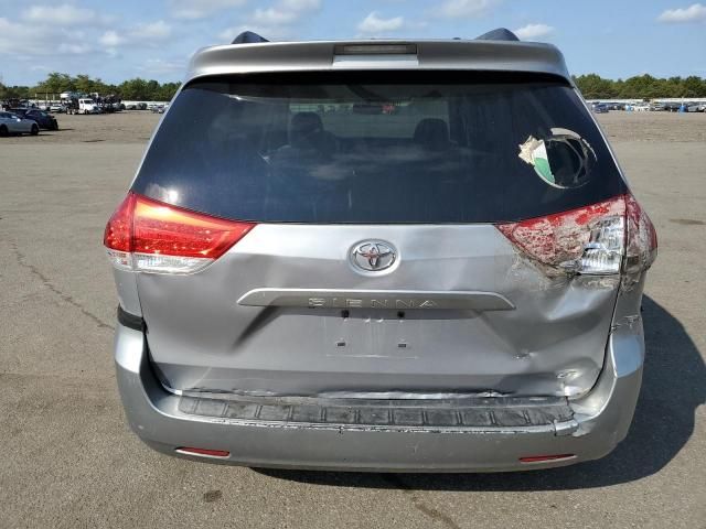 2011 Toyota Sienna LE