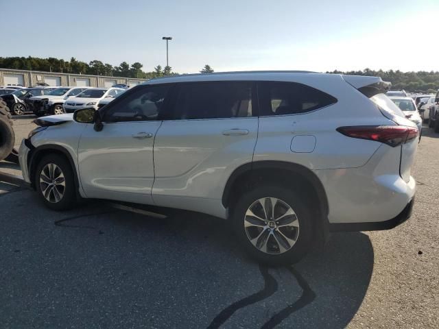 2022 Toyota Highlander XLE