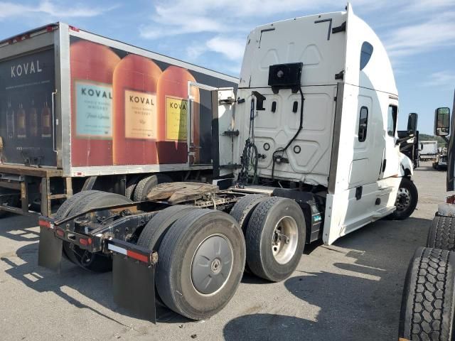 2019 Freightliner Cascadia 126