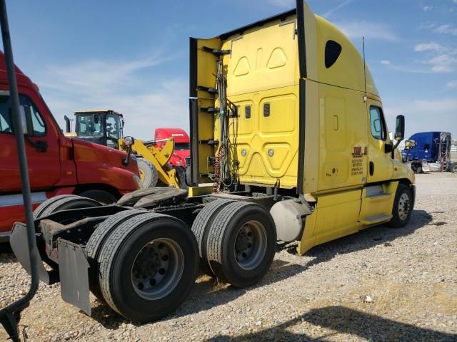 2013 Freightliner Cascadia 125