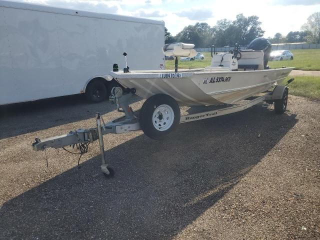 2015 Land Rover Boat