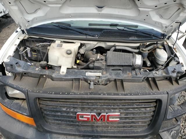 2003 GMC Savana Cutaway G3500