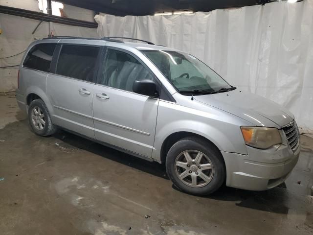 2010 Chrysler Town & Country LX