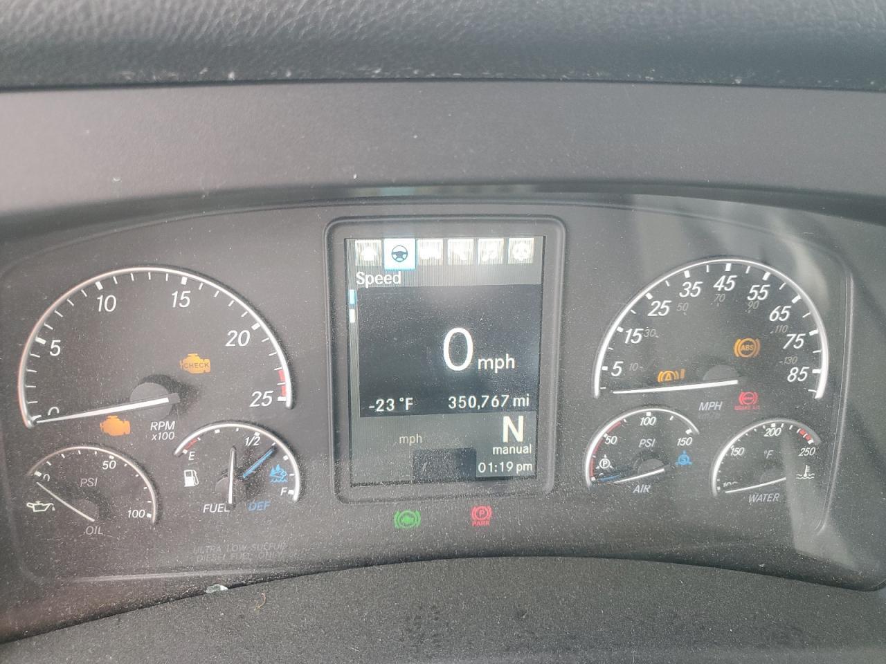 2020 Freigliner Cascadia 126