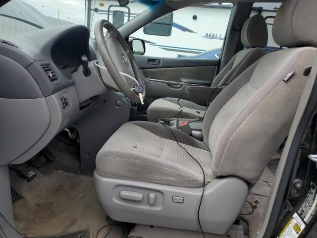 2009 Toyota Sienna CE