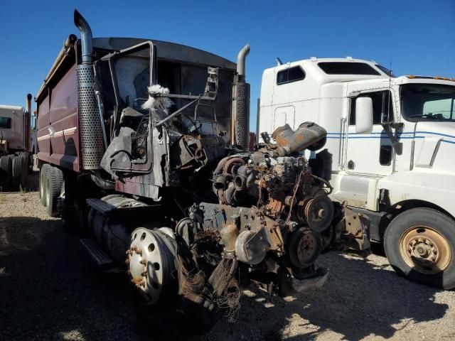 2007 Kenworth Construction T800