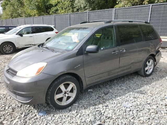 2004 Toyota Sienna CE