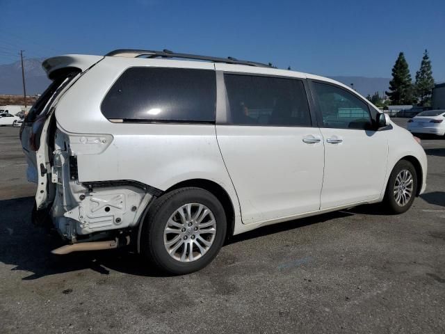 2016 Toyota Sienna XLE