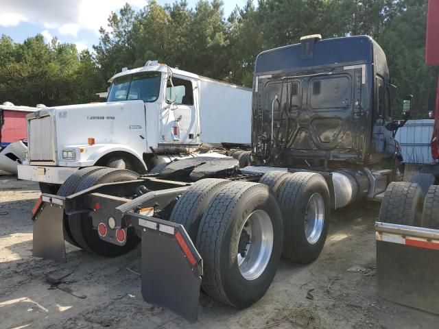 2014 Freightliner Cascadia 113