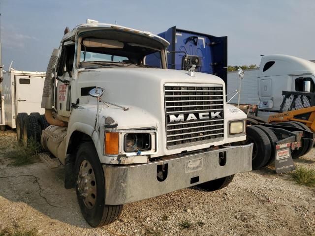 2007 Mack 600 CHN600