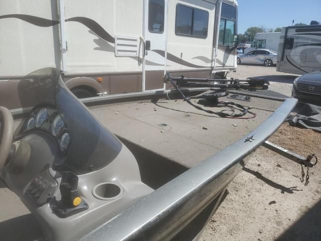 2004 Tracker Boat