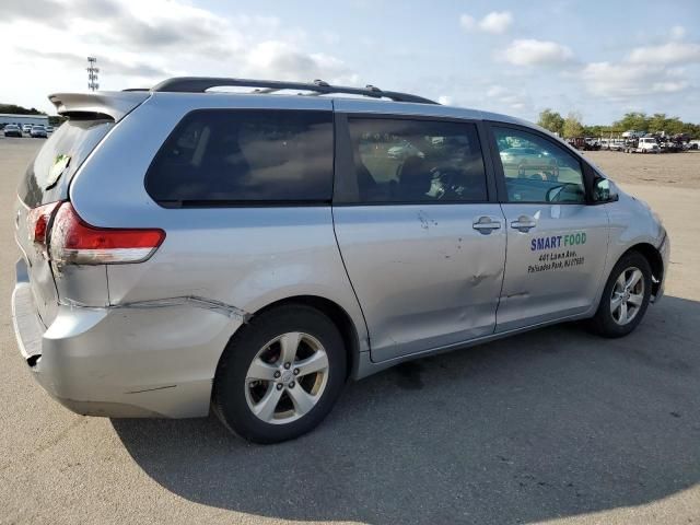 2011 Toyota Sienna LE