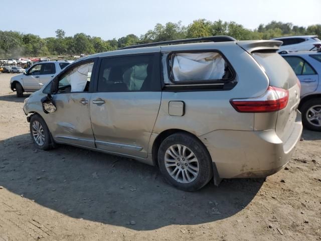 2017 Toyota Sienna XLE