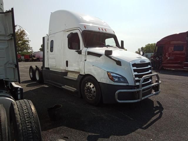 2020 Freightliner Cascadia 126