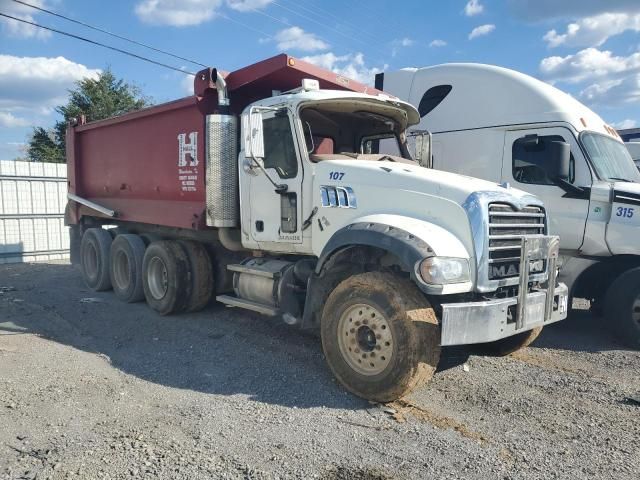 2008 Mack 700 GU700