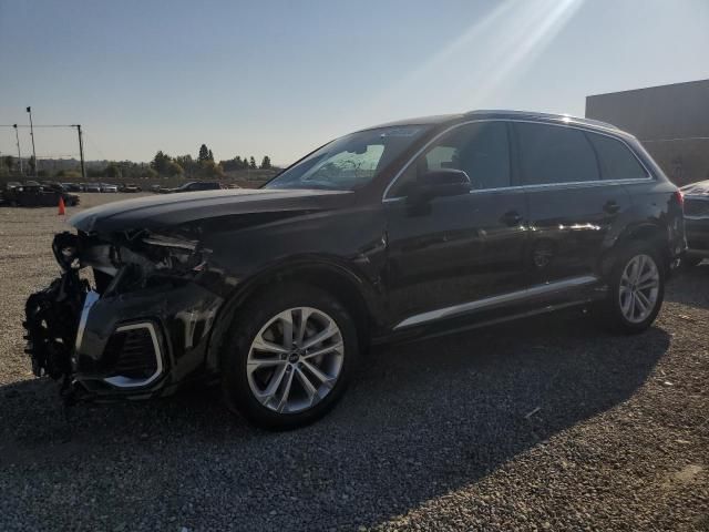 2025 Audi Q7 Premium