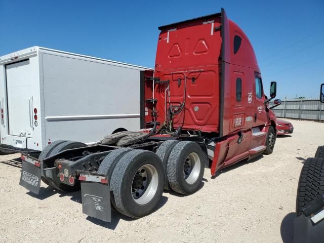 2018 Freightliner Cascadia 126