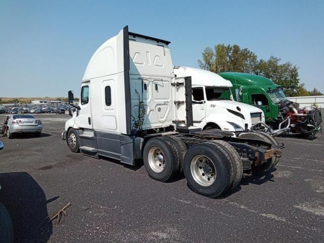 2020 Freightliner Cascadia 126