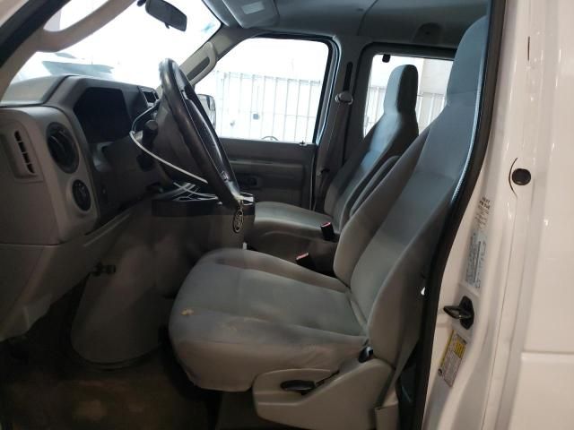 2010 Ford Econoline E350 Super Duty Wagon