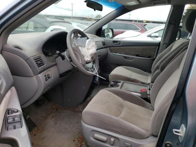 2009 Toyota Sienna CE