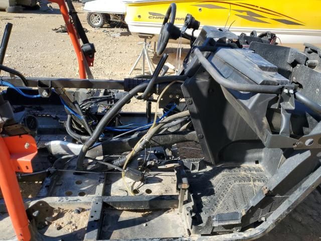 2017 Can-Am Maverick Max 1000R DPS