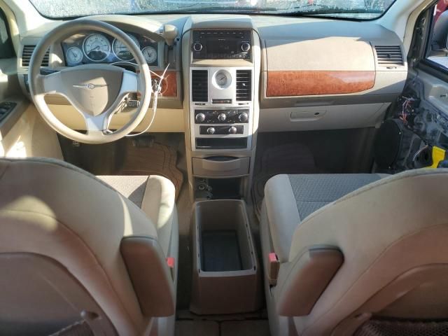 2009 Chrysler Town & Country LX