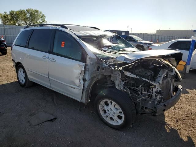 2006 Toyota Sienna XLE