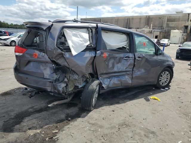 2012 Toyota Sienna XLE