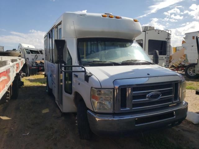 2008 Ford Econoline E350 Super Duty Cutaway Van