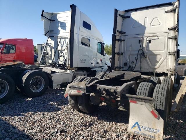 2019 Freightliner Cascadia 126