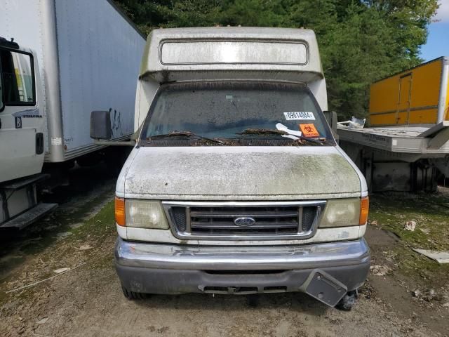 2006 Ford Econoline E450 Super Duty Cutaway Van