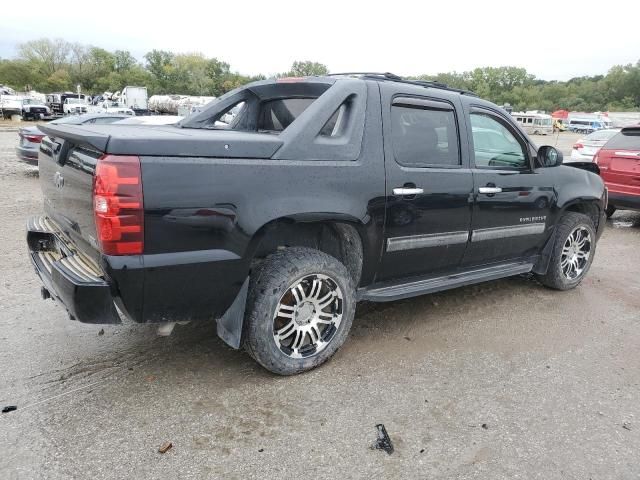 2011 Chevrolet Avalanche LS