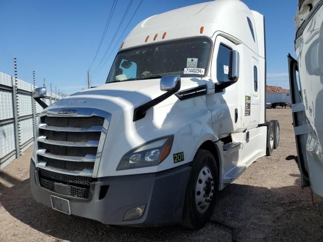 2019 Freightliner Cascadia 126