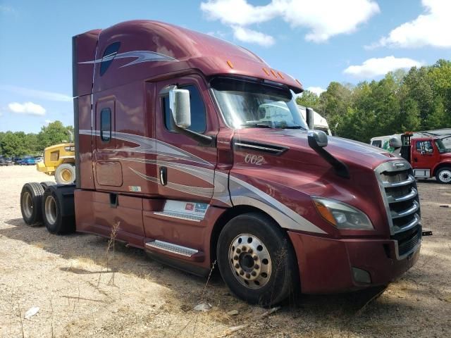 2018 Freightliner Cascadia 126