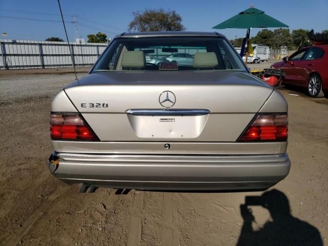 1995 Mercedes-Benz E 320 Base