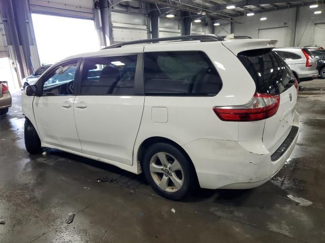 2019 Toyota Sienna LE